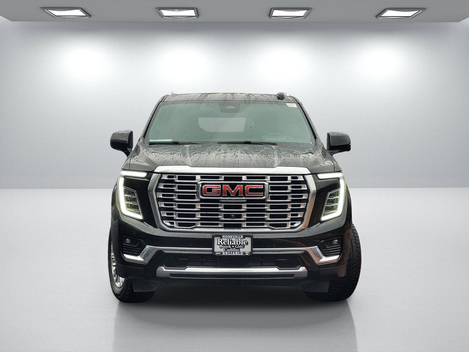 Used 2025 GMC Yukon Denali AWD/4WD image 2