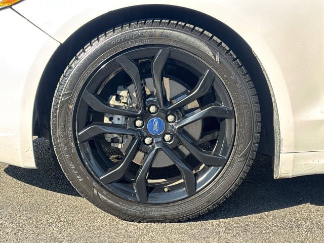 Used 2019 Ford Fusion SE w/ Equipment Group 151A FWD image 18