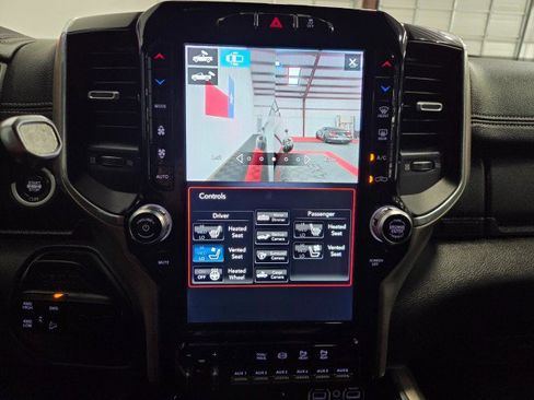 Used 2019 RAM 2500 Laramie w/ Black Appearance Package AWD/4WD image 63