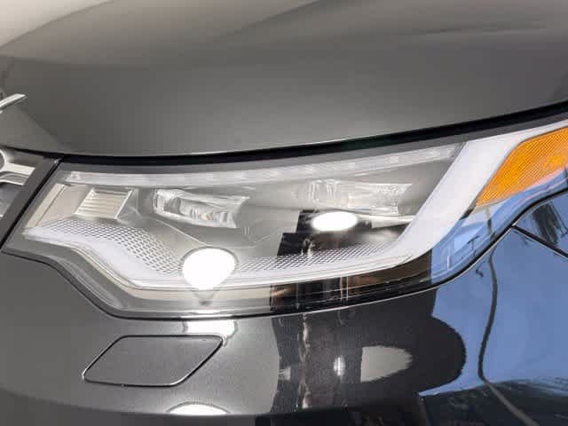 New 2026 Land Rover Discovery Limited Edition AWD/4WD image 12