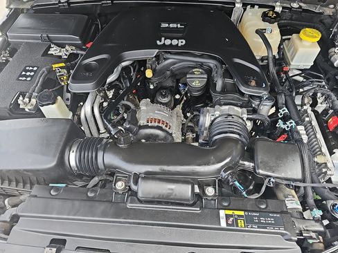 Used 2020 Jeep Gladiator Rubicon AWD/4WD image 28