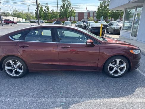Used 2015 Ford Fusion SE FWD image 10