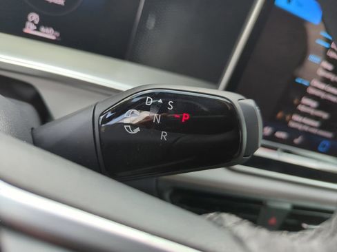 New 2026 Volkswagen Tiguan SE R-Line FWD image 35