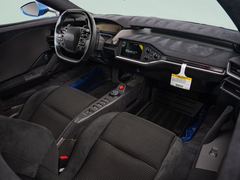 Used 2019 Ford GT RWD image 18