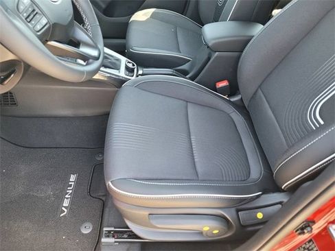 Certified 2025 Hyundai Venue Limited FWD image 17