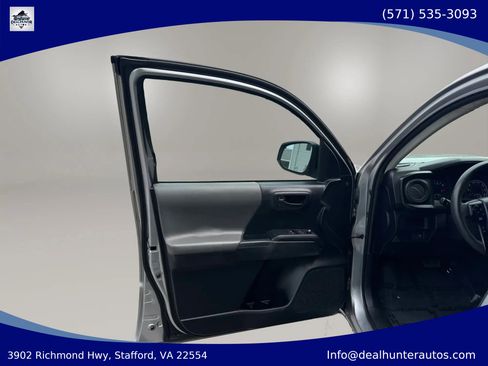 Used 2018 Toyota Tacoma SR AWD/4WD image 10