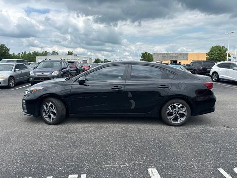 Used 2021 Kia Forte LXS FWD image 4