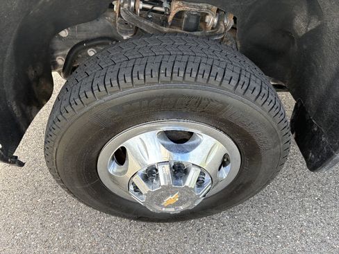 Used 2024 Chevrolet Silverado 3500 LT w/ Convenience Package AWD/4WD image 9
