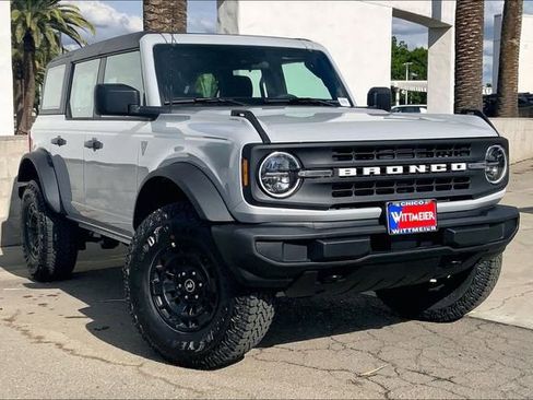 New 2026 Ford Bronco 4-Door w/ Sasquatch Package AWD/4WD image 2
