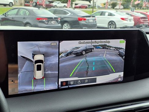 Used 2025 Nissan Armada SL w/ Captain's Chari Seat Package image 10