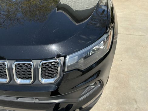 Used 2024 Jeep Compass Latitude w/ Convenience Group AWD/4WD image 6