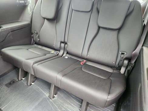New 2027 Kia Carnival SX w/ Dark Edition Package FWD image 10
