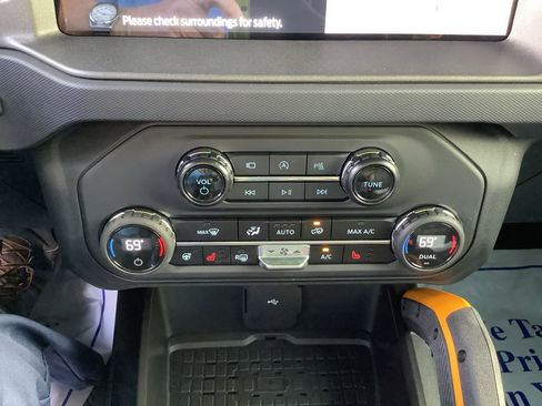 Used 2024 Ford Bronco Badlands image 20