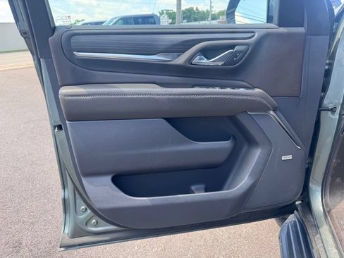 Used 2023 GMC Yukon Denali w/ LPO, Floor Liner Package AWD/4WD image 9