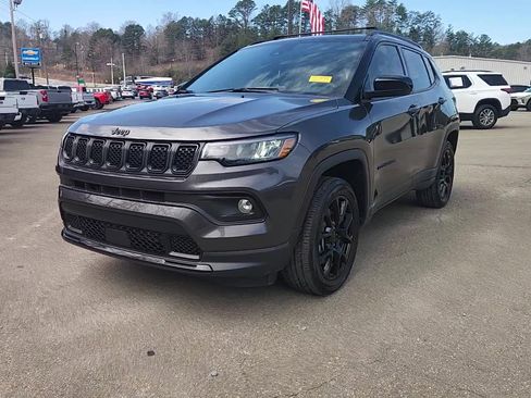 Used 2023 Jeep Compass Altitude w/ Sun and Sound Group image 11