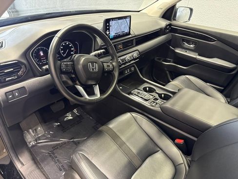 Used 2024 Honda Pilot Touring image 13