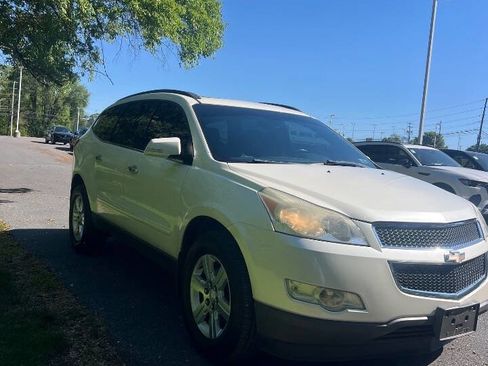 Used 2012 Chevrolet Traverse LT FWD image 5