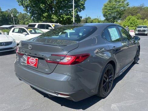 Used 2025 Toyota Camry SE FWD image 7