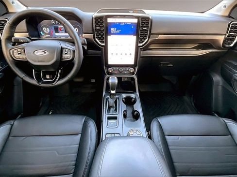 Used 2025 Ford Ranger Lariat w/ Black Appearance Package image 8