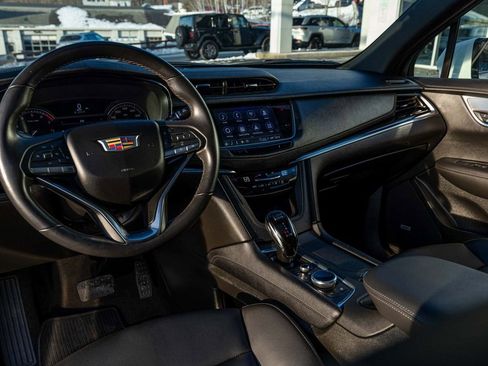 Used 2024 Cadillac XT6 Luxury image 17