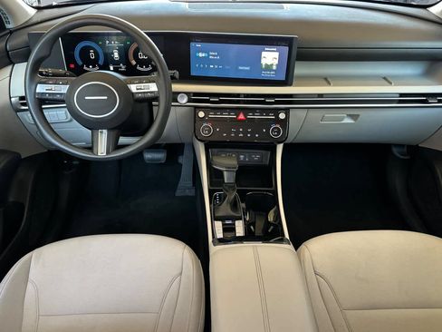 Used 2025 Hyundai Tucson SEL FWD image 3