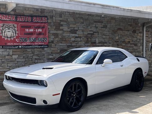 Used 2019 Dodge Challenger SXT w/ Blacktop Package RWD image 2
