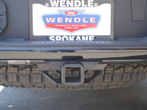 Used 2024 Chevrolet Colorado ZR2 w/ ZR2 Convenience Package III AWD/4WD image 16