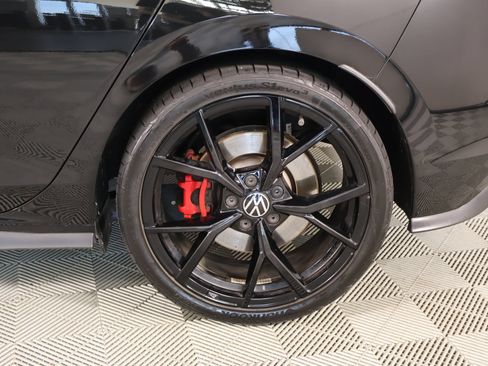 Used 2024 Volkswagen GTI SE FWD image 19