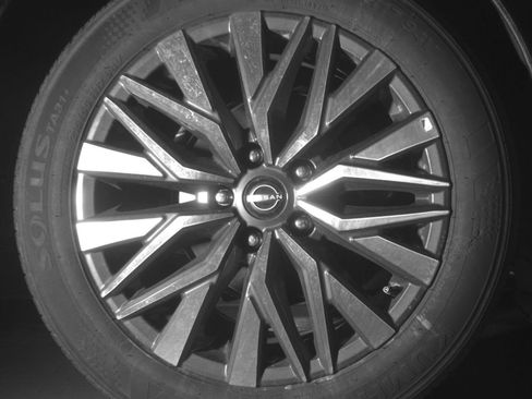 Used 2025 Nissan Altima 2.5 SV FWD image 18