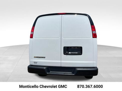 New 2026 Chevrolet Express 2500 w/ Driver Convenience Package RWD image 4