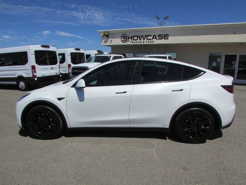 Used 2021 Tesla Model Y Long Range AWD/4WD image 10