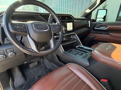 Used 2024 GMC Sierra 3500 Denali Ultimate AWD/4WD image 7