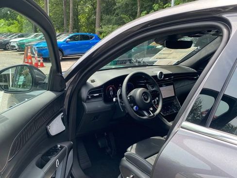 New 2025 Maserati Grecale GT image 19