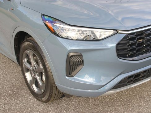Used 2024 Ford Escape ST-Line w/ Tech Pack #1 AWD/4WD image 8