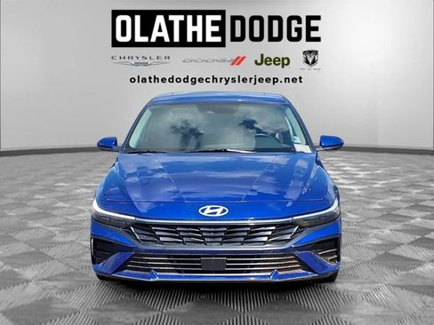 Used 2025 Hyundai Elantra SEL FWD image 32