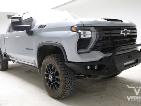 Used 2025 Chevrolet Silverado 2500 LTZ w/ Trail Boss Package AWD/4WD image 6