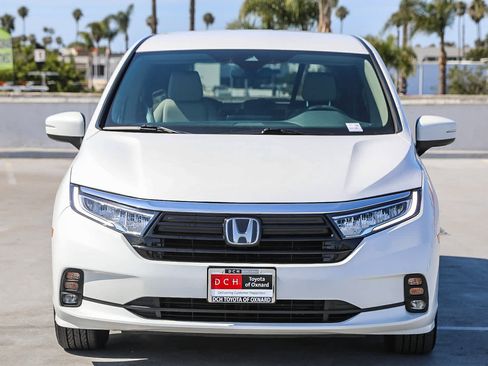 Used 2024 Honda Odyssey EX image 3