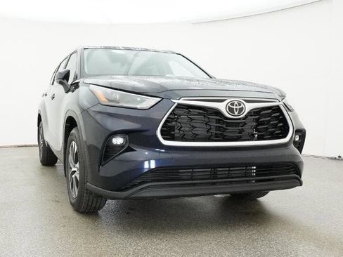 New 2026 Toyota Highlander XLE AWD/4WD image 30