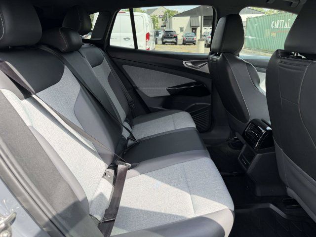 Used 2023 Volkswagen ID.4 Pro RWD image 13