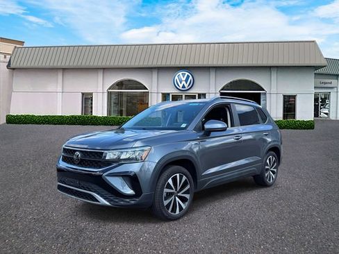 Used 2023 Volkswagen Taos SE w/ Panoramic Sunroof Package AWD/4WD image 1