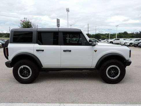 Used 2025 Ford Bronco Badlands AWD/4WD image 4