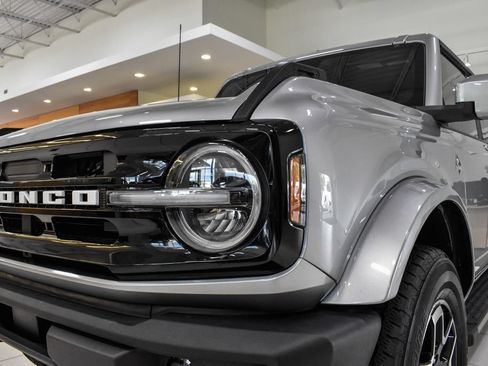 Used 2023 Ford Bronco Outer Banks AWD/4WD image 10