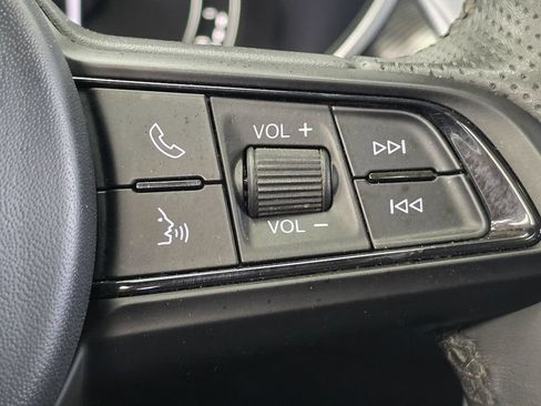 Used 2023 Alfa Romeo Stelvio Veloce AWD/4WD image 32