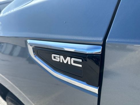 Used 2023 GMC Yukon XL SLT image 48