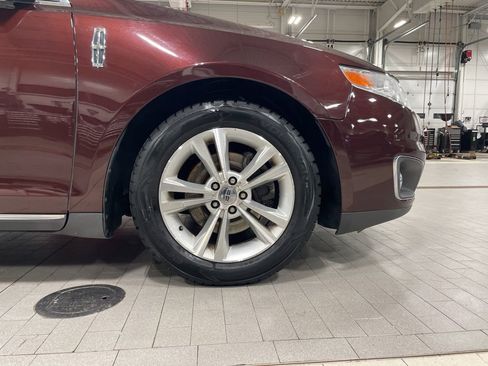 Used 2009 Lincoln MKS image 28