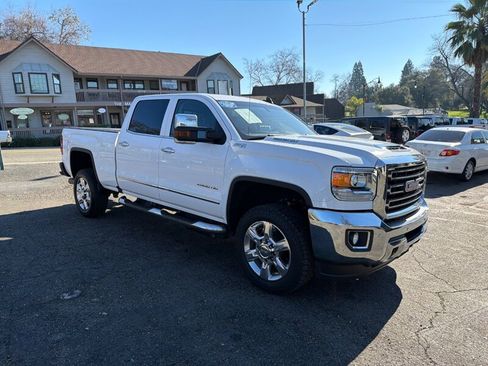 Used 2019 GMC Sierra 2500 SLT w/ Duramax Plus Package AWD/4WD image 5