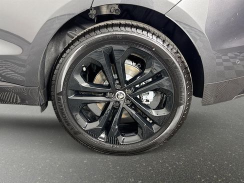 Used 2026 Jaguar F-PACE R-Dynamic S AWD/4WD image 33