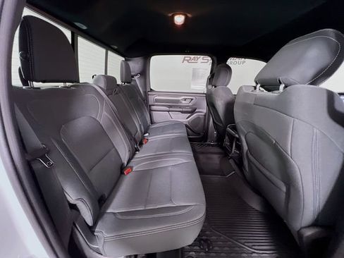 Used 2024 RAM 1500 Big Horn AWD/4WD image 40
