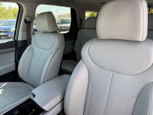 Used 2025 Hyundai Palisade SEL FWD image 14