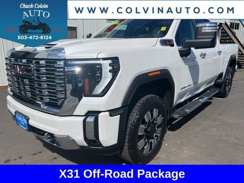 Used 2024 GMC Sierra 3500 Denali w/ Technology Package AWD/4WD image 3